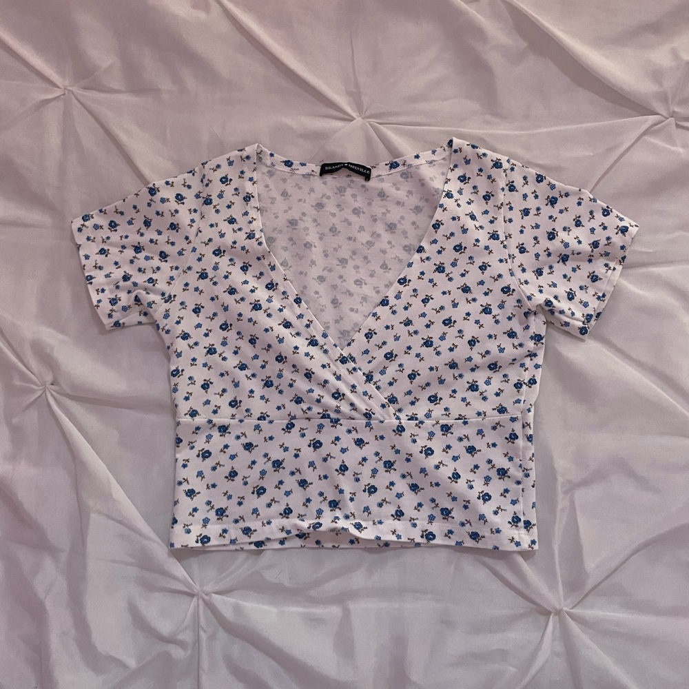 Brandy Melville Amara Blue and White Floral Top, Size XS-S